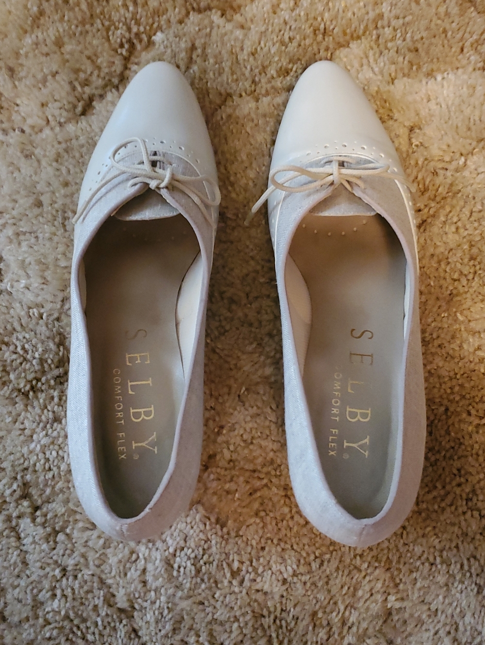 Selby Women's Pointed Toe Bow Flats in Cream